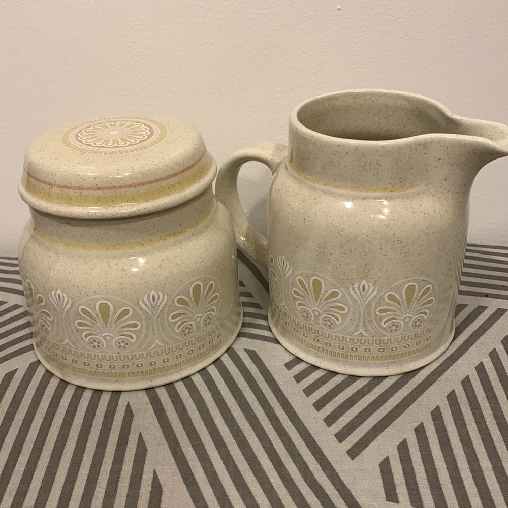 Vintage Royal Doulton Sunny Days sugar and cream set